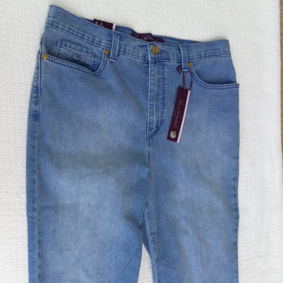 Gloria Vanderbilt Jean Shorts - Picture 1 of 6